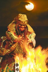 Photo : Image of takigi noh