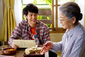 Tsumabuki Satoshi and Baisho Chieko ©2013"The Little House" Film Partners