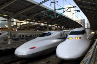 N700 (left) and 700 Series