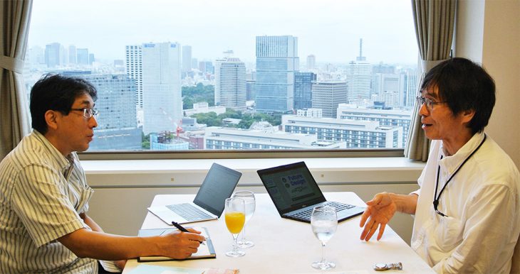 Professor Sakura Osamu (left) and Professor Saijo Tatsuyoshi